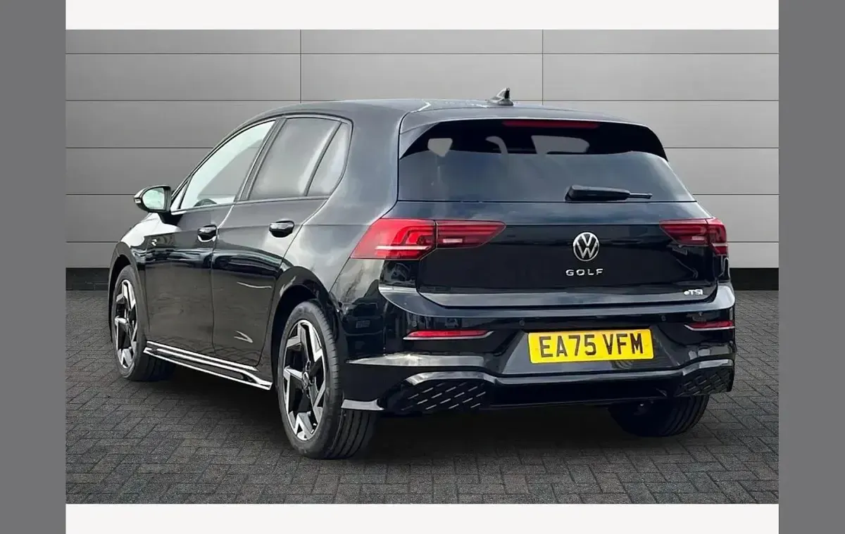 Used VW Golf VIII R-line 150 HP (110 kW) 2025 Black Hatchback