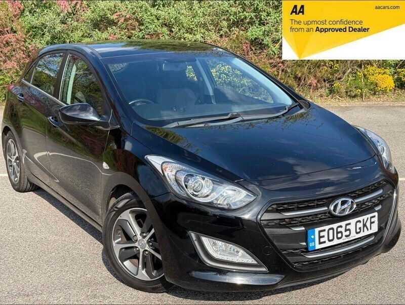Black Used 2015 Hyundai i30 SE Hatchback | £6,995 (Fair price) - Image 1/3