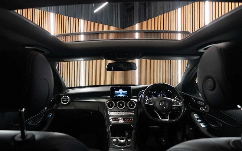 Used Mercedes C220 AMG Line Premium 170 HP (125 kW) 2018 Blue Sedan