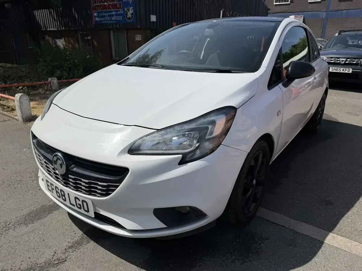 Used Vauxhall Corsa 75 HP (55 kW) 2019 White Hatchback