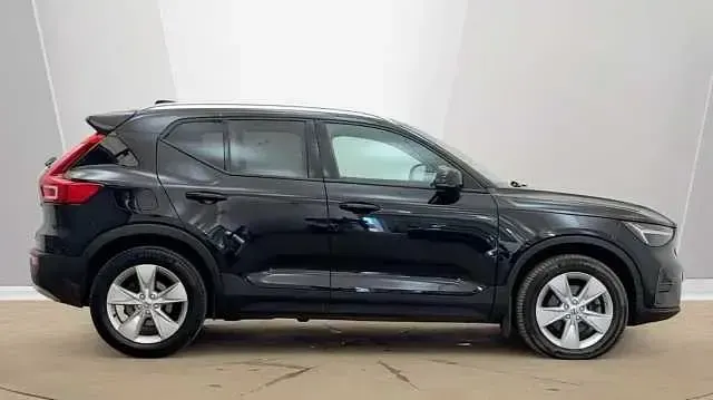 Used Volvo XC40 Core 163 HP (119 kW) 2023 Onyx black SUV