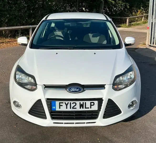 Used Ford Focus Zetec 2012 White Hatchback