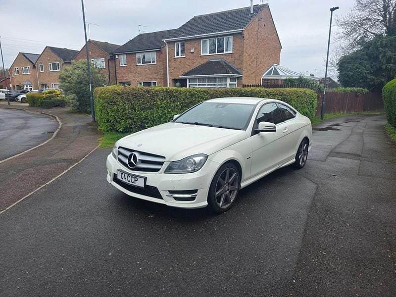 Used Mercedes C180 Sport Edition 156 HP (114 kW) 2011 White Coupe
