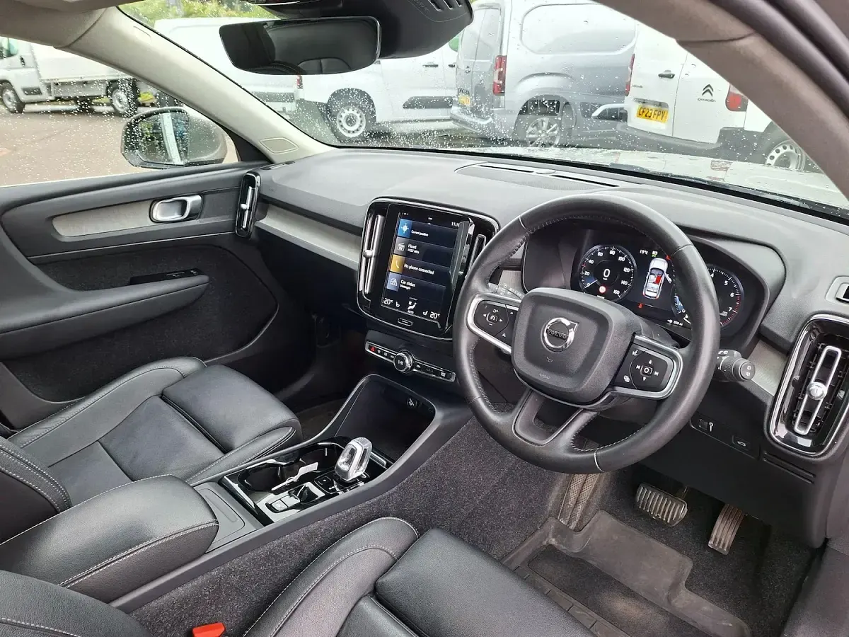 Used Volvo XC40 Inscription 163 HP (119 kW) 2021 Grey SUV