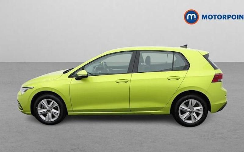 Used VW Golf VIII Life 116 HP (85 kW) 2023 Yellow Hatchback