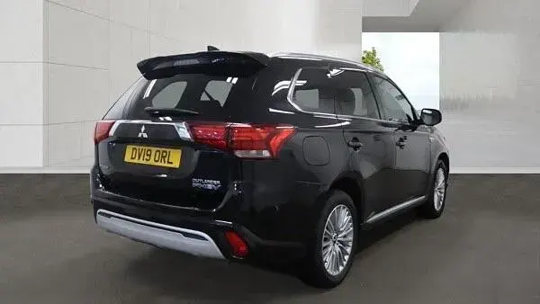 Used Mitsubishi Outlander P-HEV 2019 Black Estate