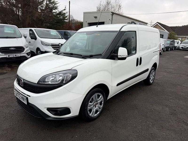 White Used 2023 Fiat Doblò MPV | £10,295 (Fair price) - Image 1/4