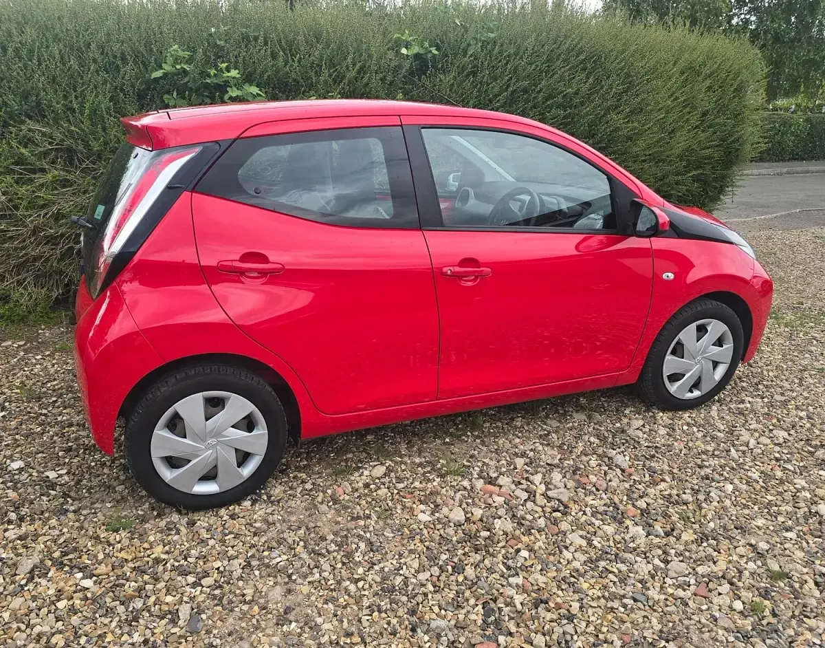 Used Toyota Aygo X-play 2018 Red Hatchback