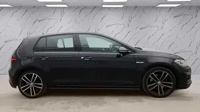 Begagnad VW Golf VII GTD 184 HK (135 kW) 2019 Svart Halvkombi