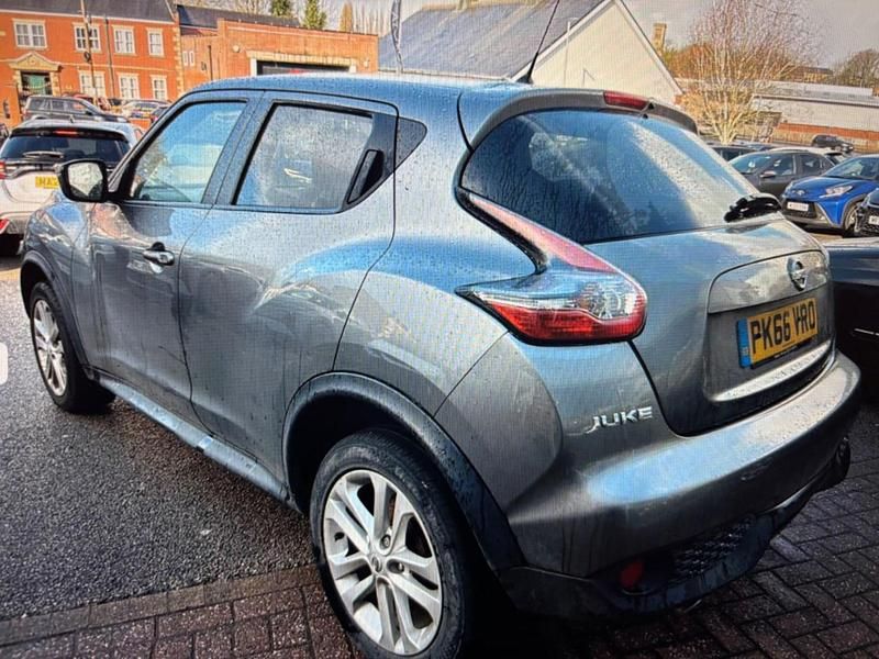 Used Nissan Juke N-Connecta 110 HP (80 kW) 2016 Grey SUV