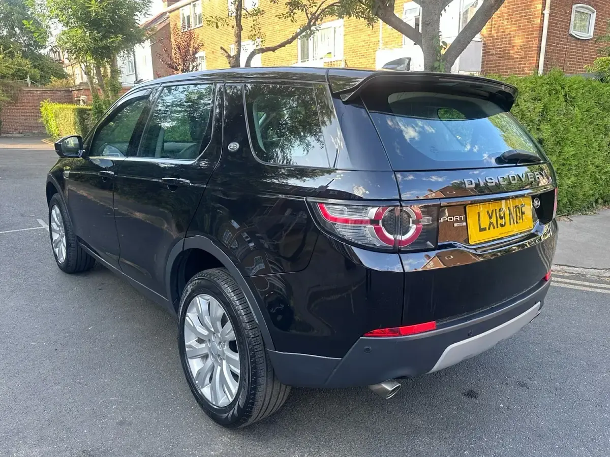 Used Land Rover Discovery 5 HSE 2019 Black SUV