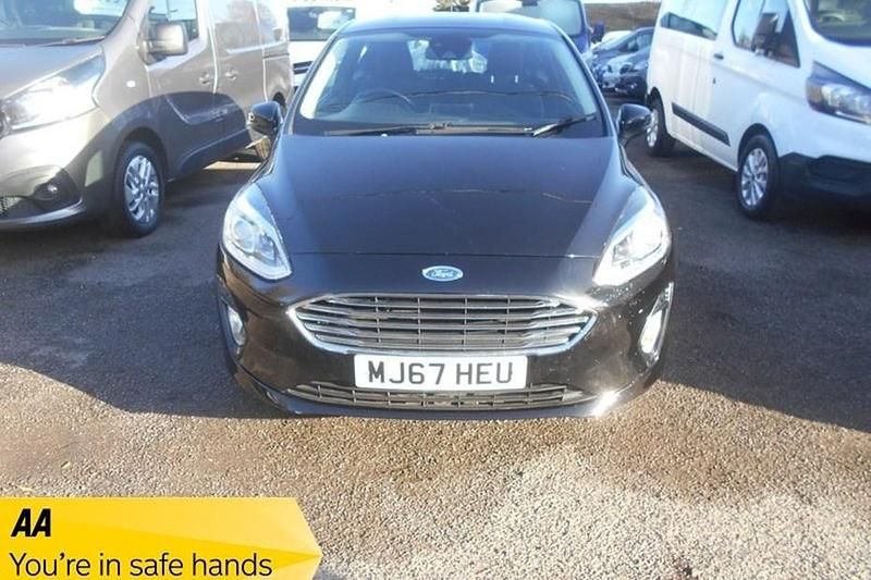 Used Ford Fiesta Zetec 70 HP (51 kW) 2017 Black Hatchback