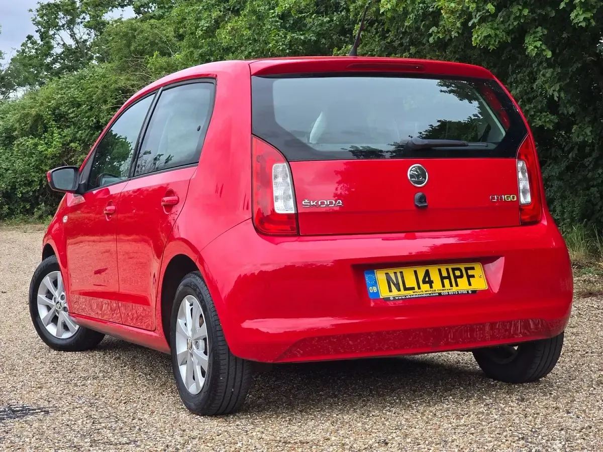 Used Skoda Citigo Elegance 75 HP (55 kW) 2014 Red Hatchback