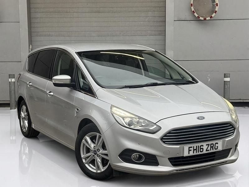 Used Ford S-MAX Titanium 150 HP (110 kW) 2016 Silver MPV