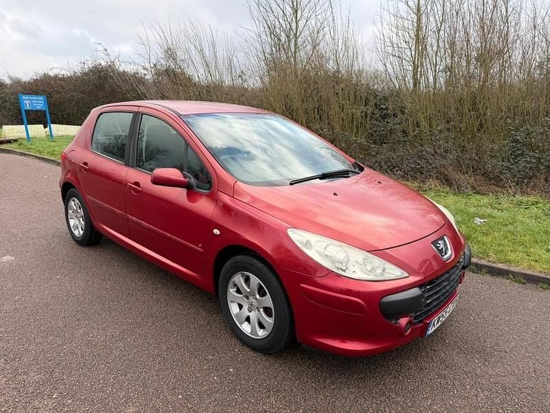 Red Used 2006 Peugeot 307 S Hatchback | £2,499 (A bit pricey) - Image 1/4