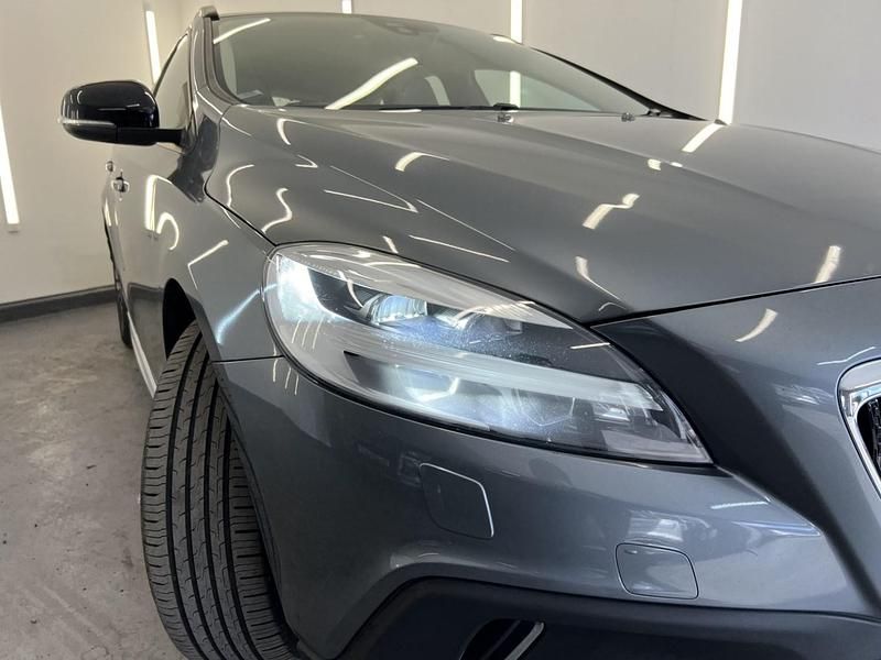 Begagnad Volvo V40 2018 Grå Halvkombi