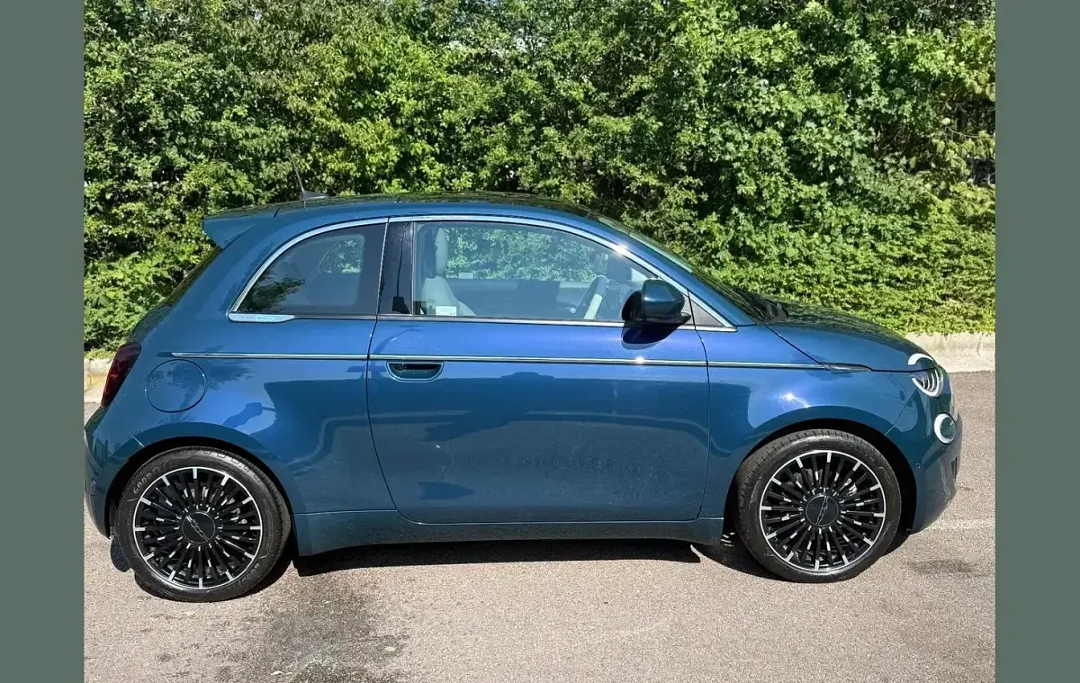 Used Fiat 500e La Prima 86 kW (118 HP) 2021 Green Hatchback
