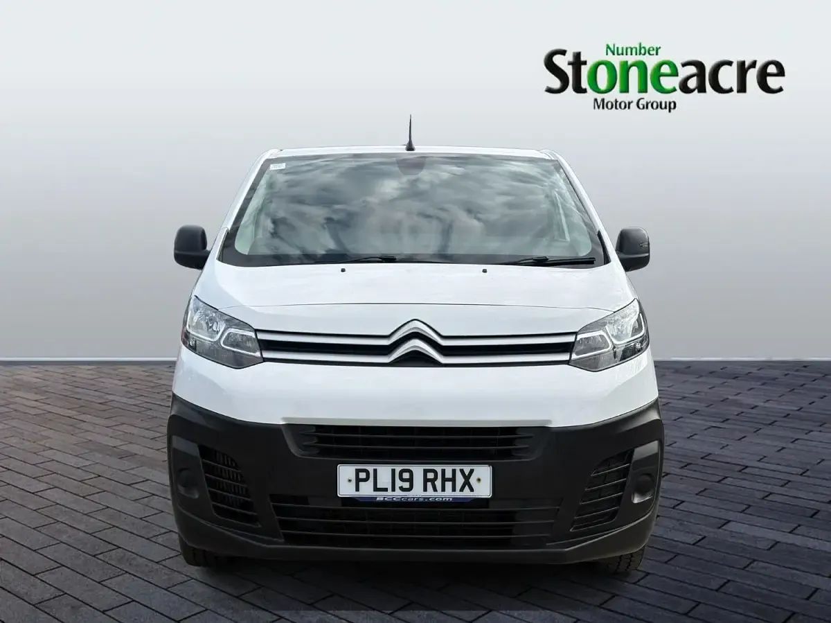 Used Citroën Dispatch 100 HP (73 kW) 2019 White MPV