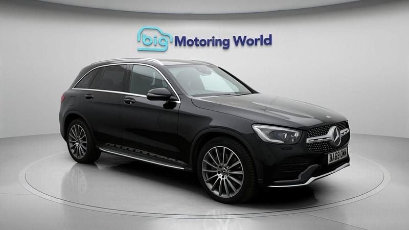 Black Used 2019 Mercedes GLC220 AMG Line Premium SUV | £25,300 (Fair price) - Image 1/4