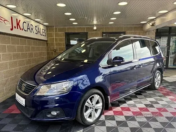 Usado Seat Alhambra XCELLENCE 184 HP (135 kW) 2019 Azul Monovolume