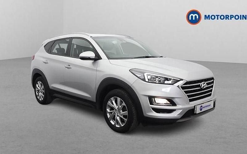 Usado Hyundai Tucson SE 177 HP (130 kW) 2020 Prateado SUV