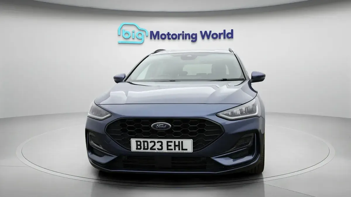 Used Ford Focus ST-Line 125 HP (91 kW) 2023 Blue Estate
