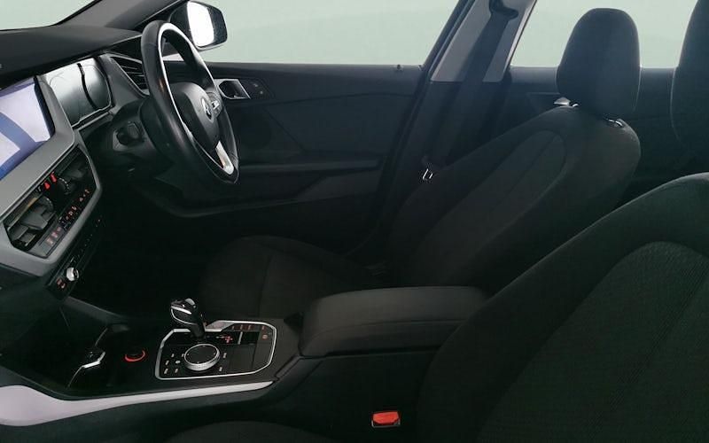 Used BMW 118 140 HP (102 kW) 2020 Red Hatchback