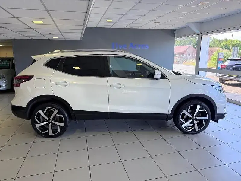 Used Nissan Qashqai Tekna 140 HP (102 kW) 2019 White SUV