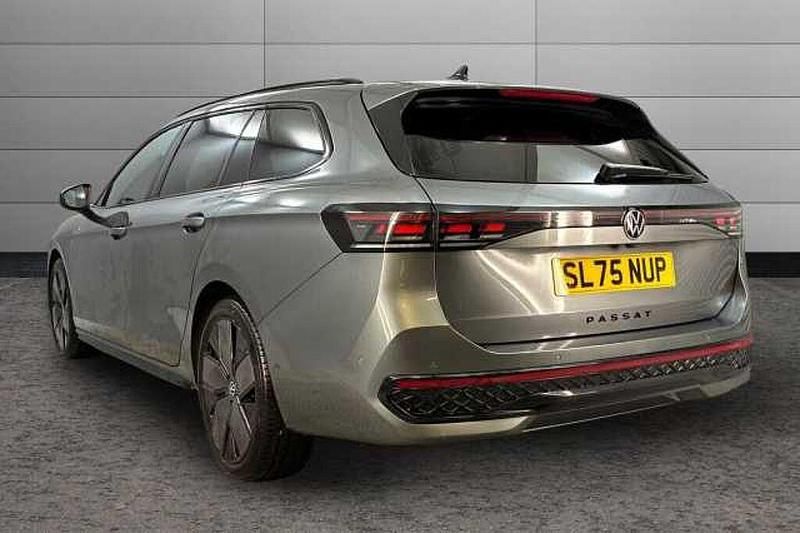 Used VW Passat 150 HP (110 kW) 2025 Estate