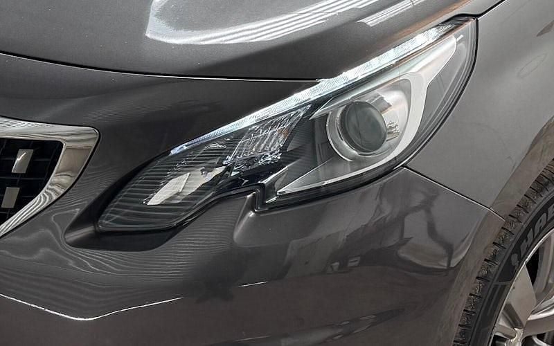 Käytetty Peugeot 2008 Active 82 HP (60 kW) 2018 Harmaa Katumaasturi