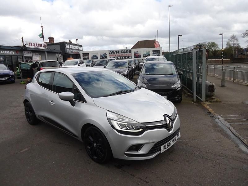 Silver Used 2016 Renault Clio IV Dynamique Hatchback | £5,995 (Fair price) - Image 1/4