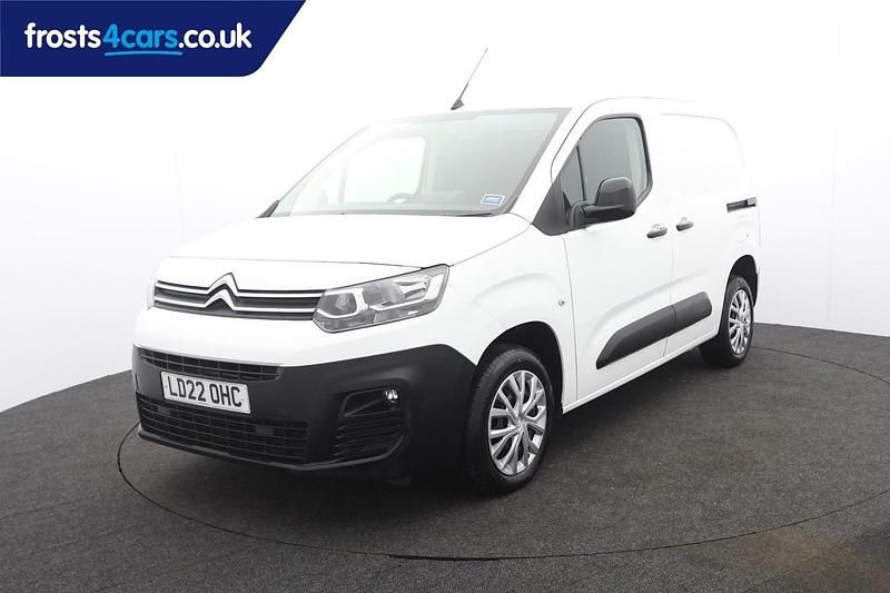 Used Citroën Berlingo 100 HP (73 kW) 2022 White MPV