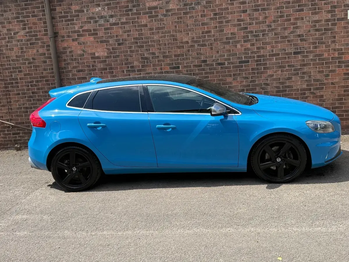 Used Volvo V40 R-Design 2013 Blue Hatchback
