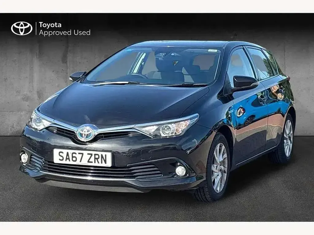 Used Toyota Auris Hybrid Business Edition 136 HP (100 kW) 2017 Black Hatchback