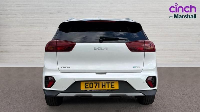 Used Kia Niro 139 HP (102 kW) 2021 White SUV