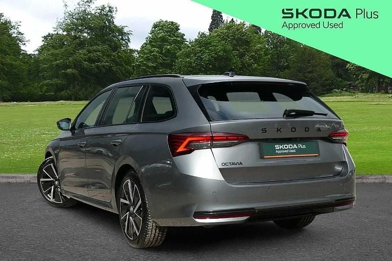 Used Skoda Octavia SportLine 147 HP (108 kW) 2025 Grey Estate