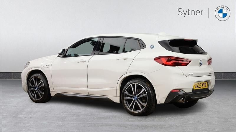 Begagnad BMW X2 M Sport 217 HK (159 kW) 2023 Vit SUV