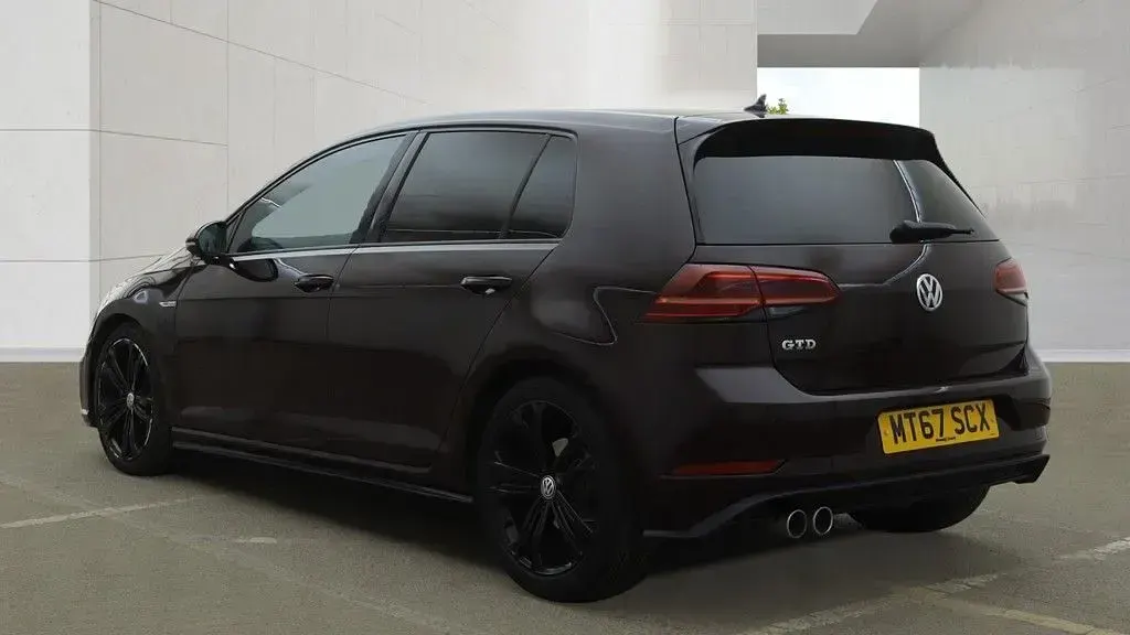 Used VW Golf VII GTD 184 HP (135 kW) 2017 Maroon Hatchback