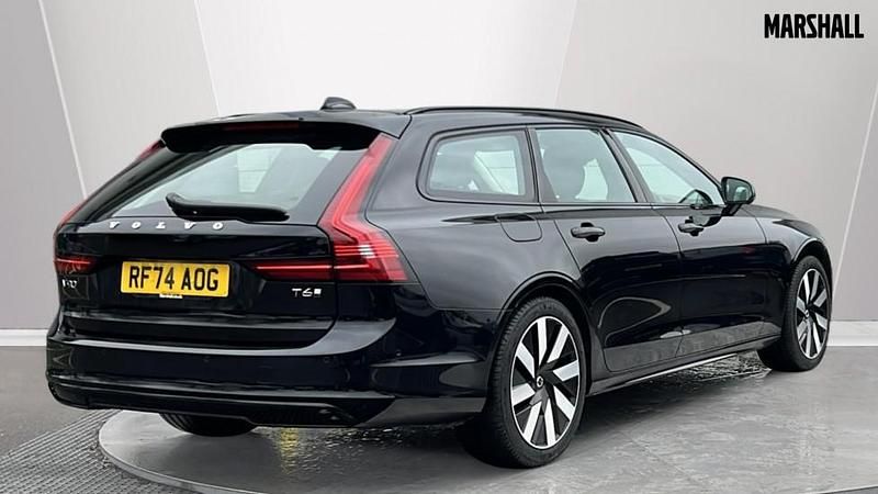 Used Volvo V90 Plus 350 HP (257 kW) 2025 Black Estate