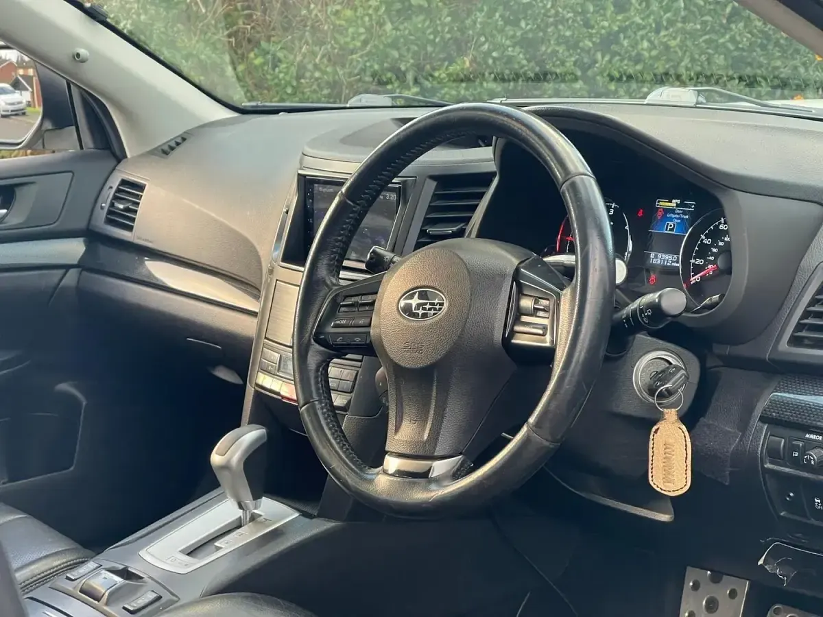 Used Subaru Outback 150 HP (110 kW) 2014 White Estate