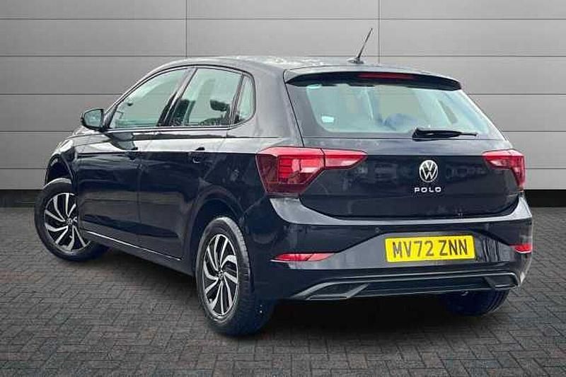 Used VW Polo Life 80 HP (58 kW) 2022 Black Hatchback
