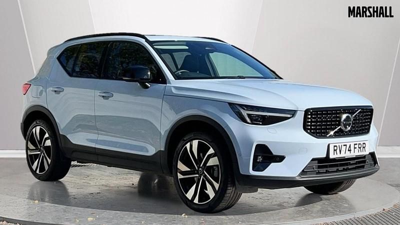 Metallic cloud blue Used 2025 Volvo XC40 Ultra SUV | £38,691 (Expensive) - Image 1/4