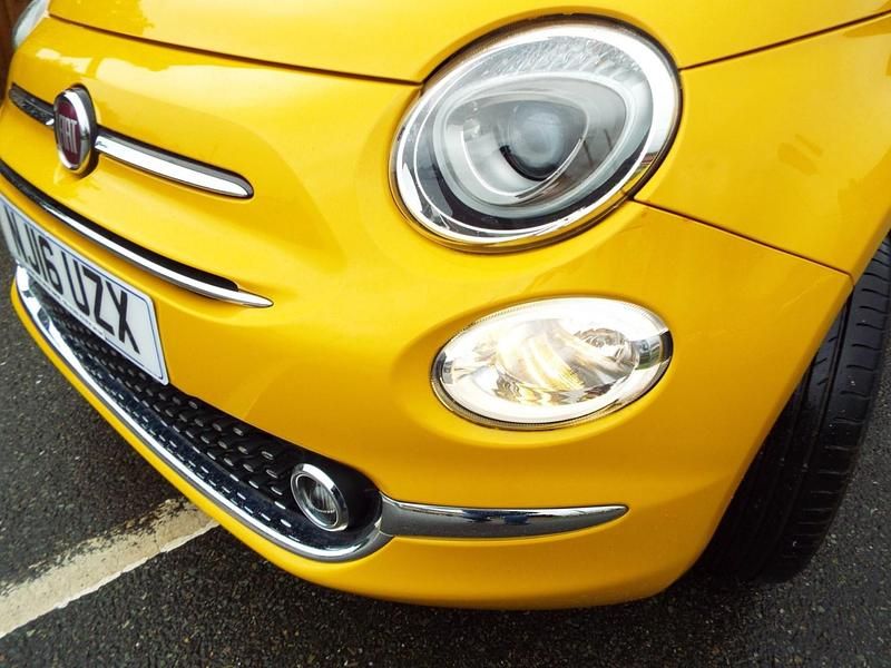 Used Fiat 500 Lounge 69 HP (50 kW) 2016 Yellow Hatchback