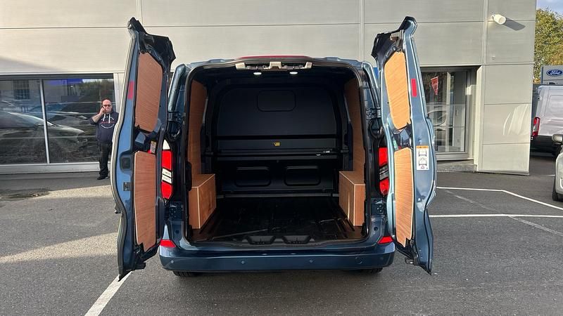 Używany Ford Transit Custom Limited 232 KM (170 kW) 2025 Van