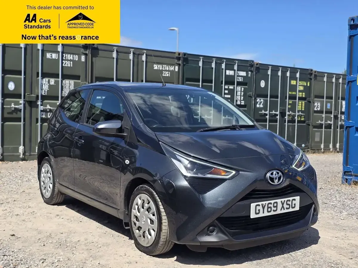 Used Toyota Aygo X-play 71 HP (52 kW) 2019 Grey Hatchback