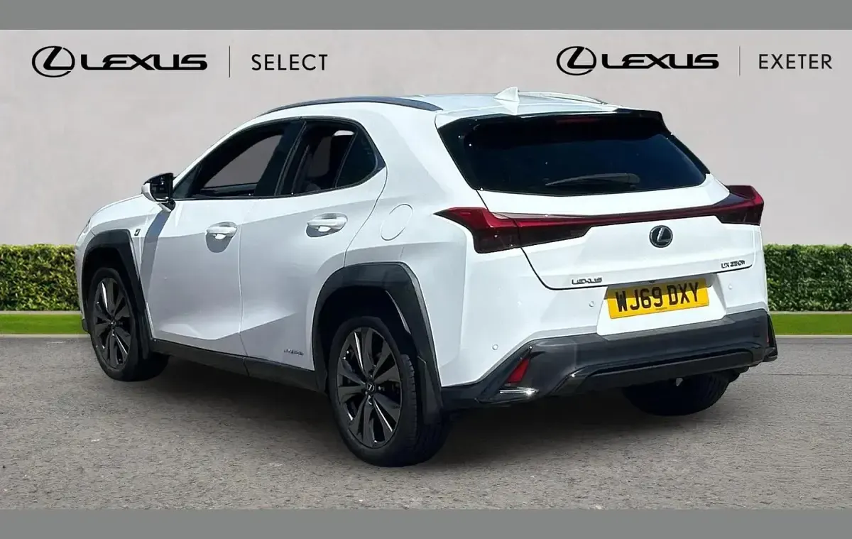 Used Lexus UX 250h Sport Line 180 HP (132 kW) 2019 White SUV