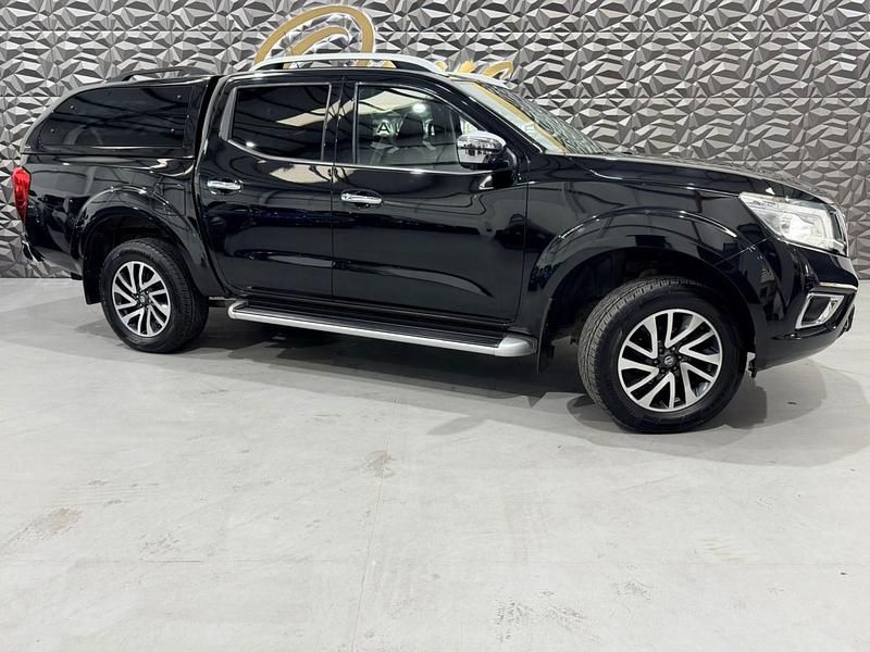 Black Used 2018 Nissan Navara Tekna Pickup | £13,990 (Fair price) - Image 1/4