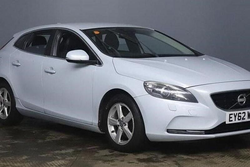 Used Volvo V40 SE 2012 Blue Hatchback
