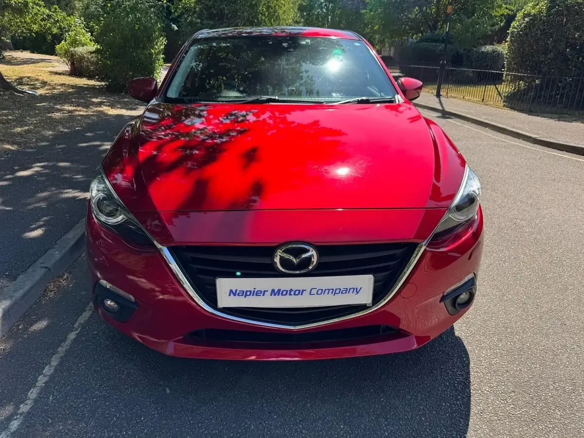 Used Mazda 3 121 HP (88 kW) 2015 Red Hatchback
