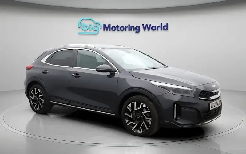 Usado Kia XCeed 160 HP (117 kW) 2023 Cinzento SUV